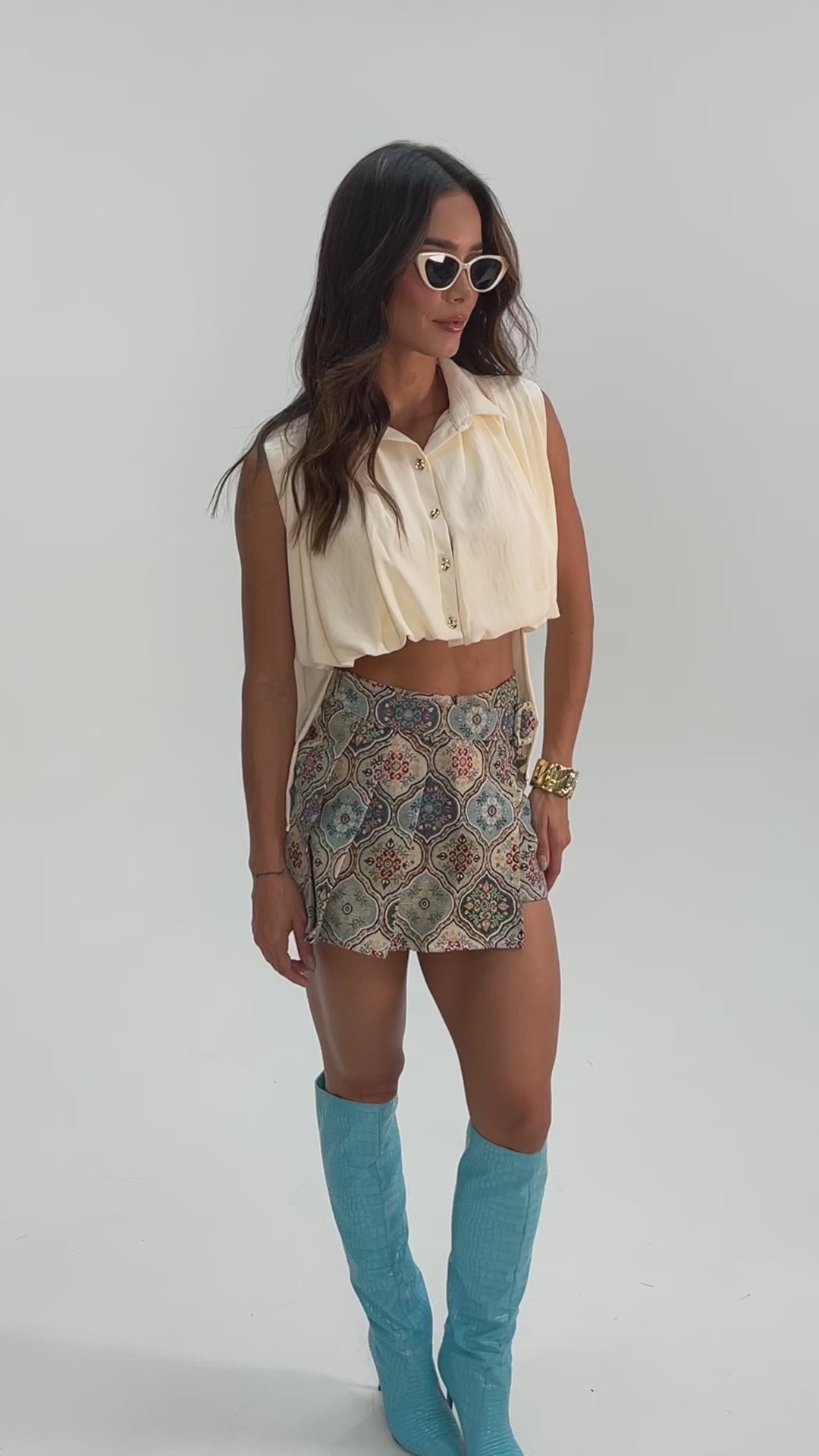 Cargar vídeo: Crop Top DAISY mujer | ByBsika