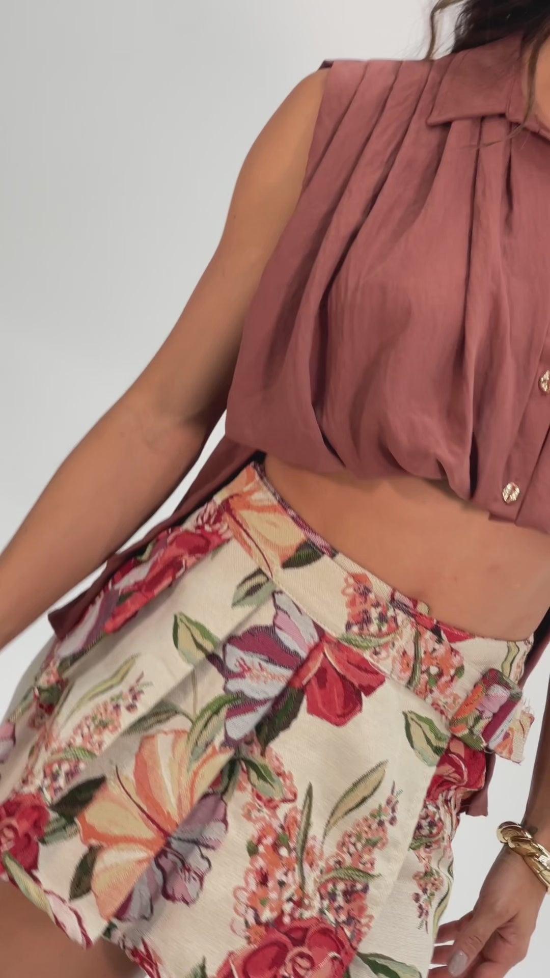 Cargar vídeo: Crop Top DAISY mujer | ByBsika